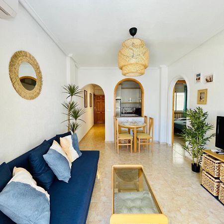 El Papagayo Apartment 2 Mins Walking To The Beach تورّيفيِخا المظهر الخارجي الصورة