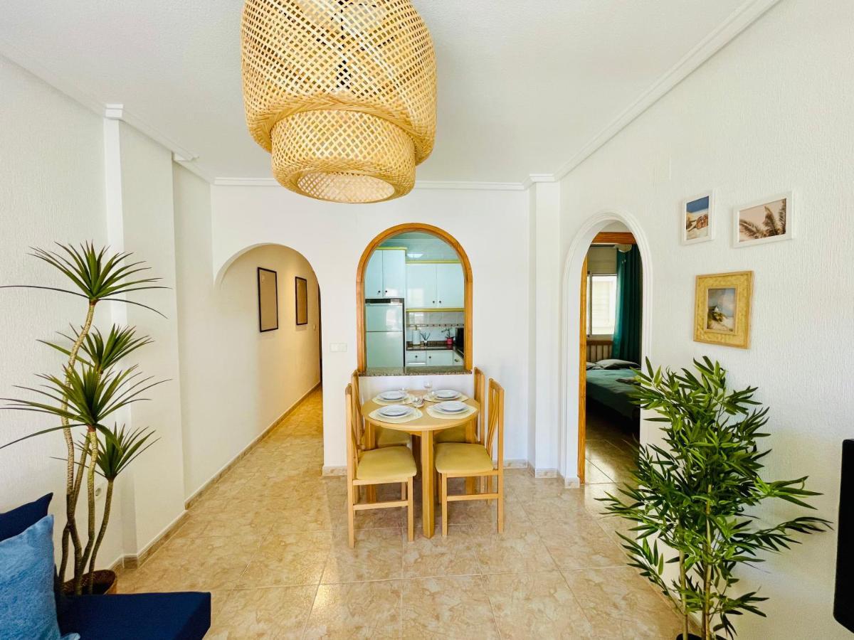 El Papagayo Apartment 2 Mins Walking To The Beach تورّيفيِخا المظهر الخارجي الصورة