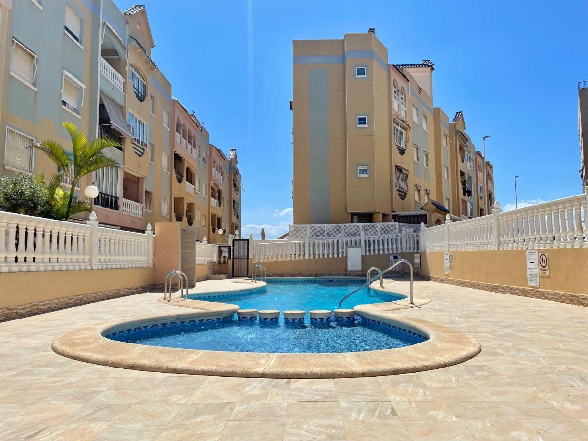 El Papagayo Apartment 2 Mins Walking To The Beach تورّيفيِخا المظهر الخارجي الصورة