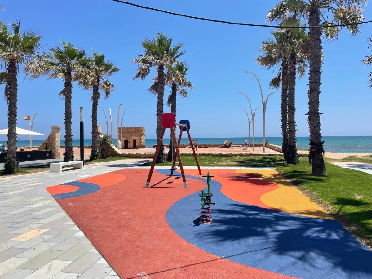 El Papagayo Apartment 2 Mins Walking To The Beach تورّيفيِخا المظهر الخارجي الصورة