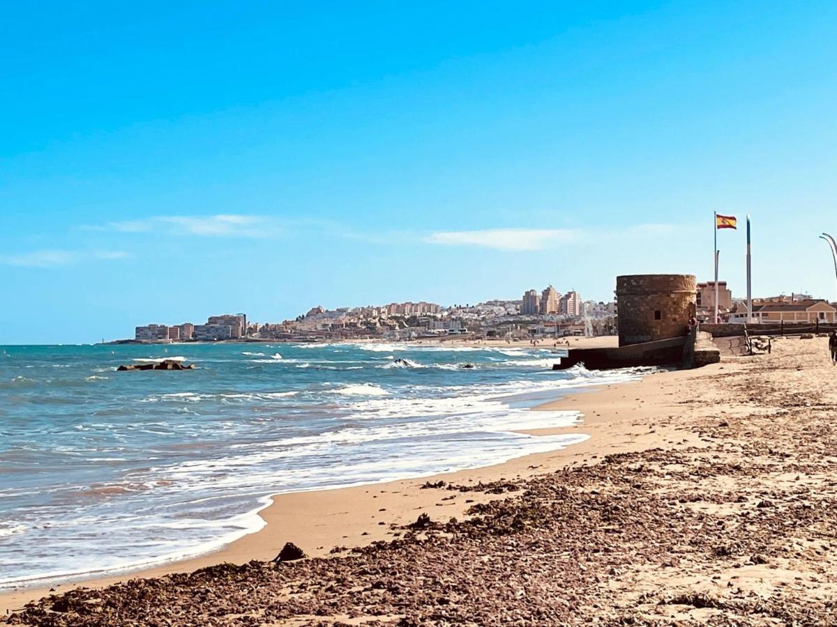 El Papagayo Apartment 2 Mins Walking To The Beach تورّيفيِخا المظهر الخارجي الصورة
