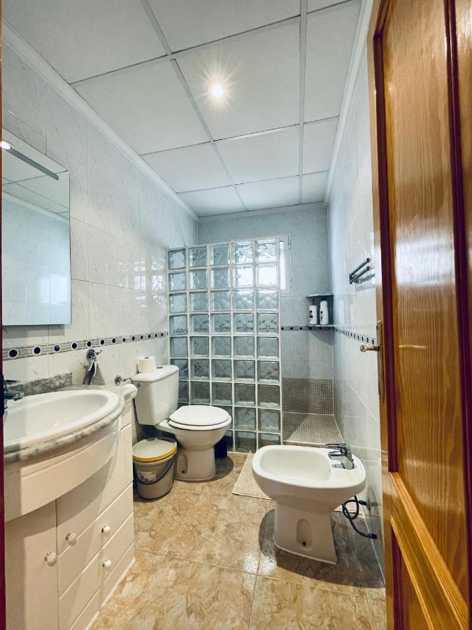 El Papagayo Apartment 2 Mins Walking To The Beach تورّيفيِخا المظهر الخارجي الصورة